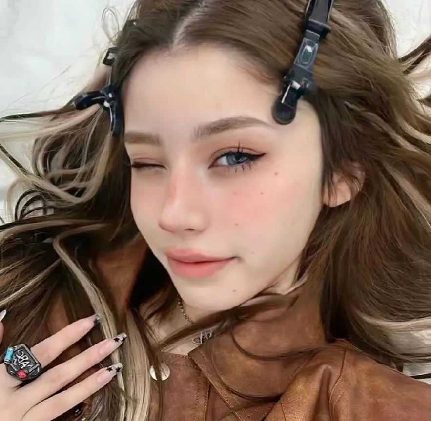 暗黑荣耀之镜子知道答案